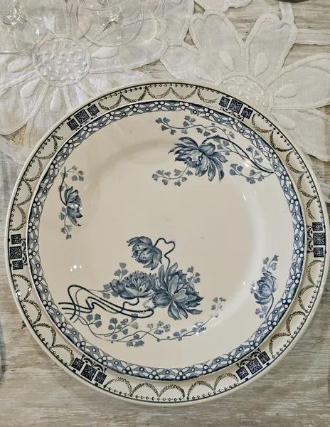 Assiette terre de fer — nuances bleu et vert