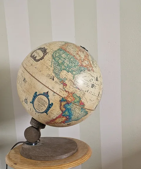 Globe vintage lumineux
